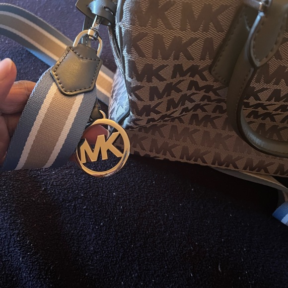 Michael Kors bag with detachable strap gray GUC - Picture 6 of 7